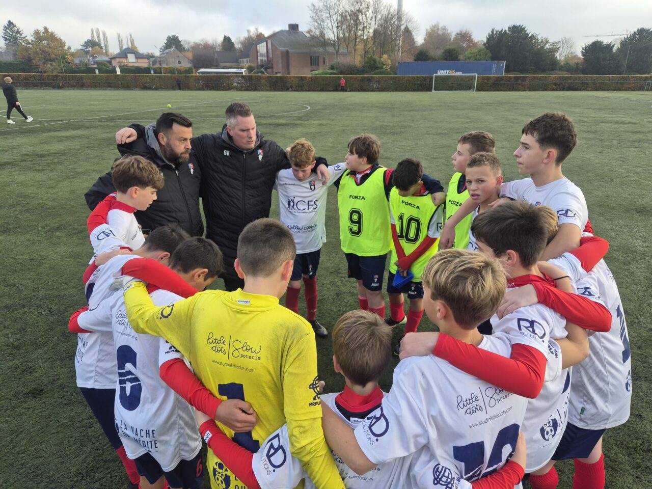 Une défaite pour grandir : l’équipe des U14 repart de Perwez plus unie