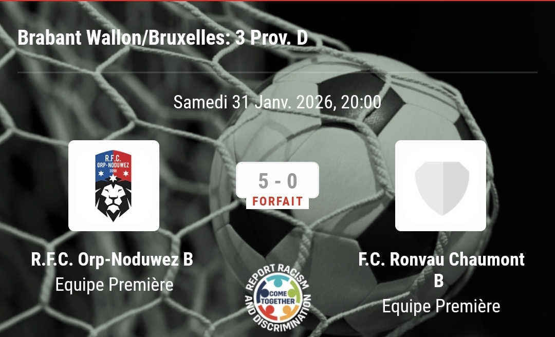 Ils montent sur le podium.